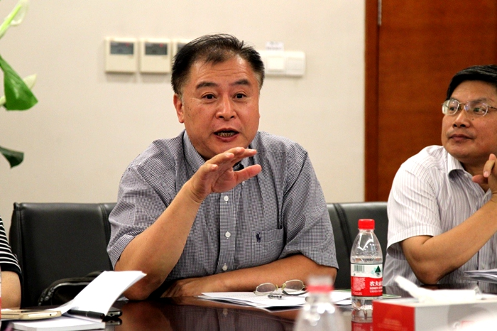 杜学伦副厅长介绍全省住房保障工作情况