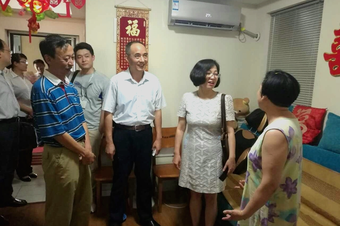 抽查南京岱山片区公租房保障家庭